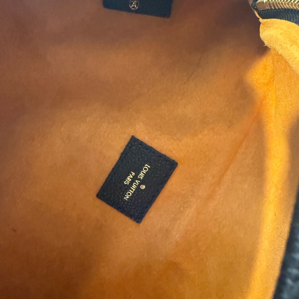 Louis Vuitton Black Empriente Bumbag - MINT Condition - Picture 14 of 17